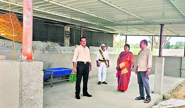 కూలీల సంఖ్య పెంచకపోతే చర్యలు తప్పవు 