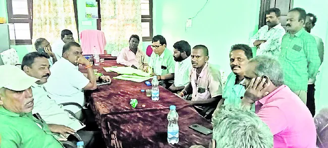 రికార్డులు సక్రమంగా నిర్వహించాలి
