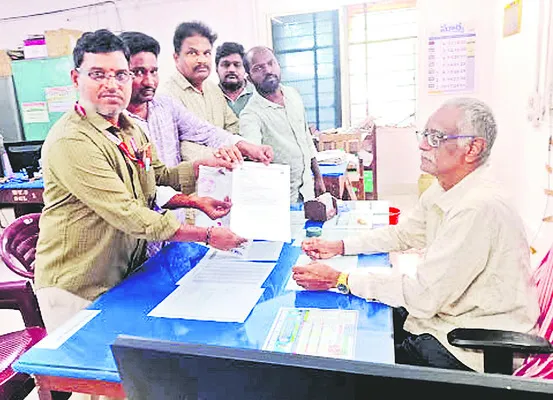 108 ఉద్యోగుల సమ్మె నోటీసు 