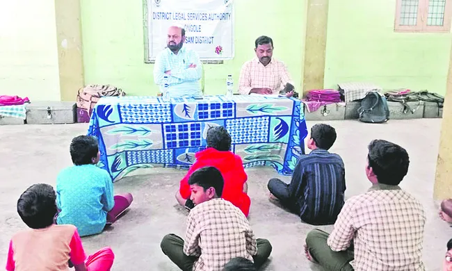 మత్తు పదార్థాలకు దూరంగా ఉండండి 