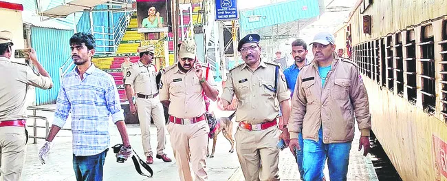 పోలవరంలో కాలువలో  వ్యక్తి మృతదేహం 