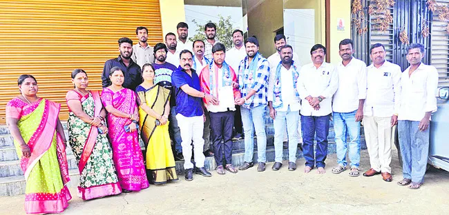 హక్కుల సాధనకు పోరాడుదాం 