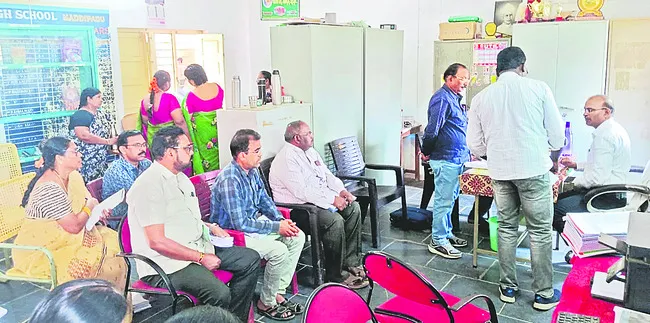 నూరుశాతం ఉత్తీర్ణత సాధించాలి 