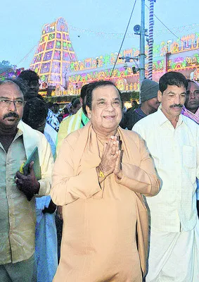 సినీ నటులు బ్రహ్మానందం