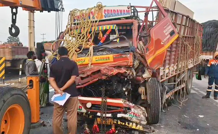 3 were Died In Road Accident Of Miryalaguda Telangana