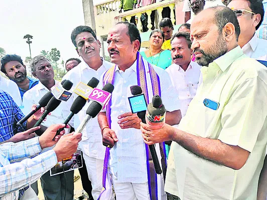 అప్పుల భారం తప్ప.. అభివృద్ధి లేదు 