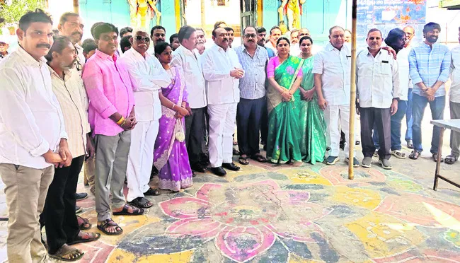 అవాస్తవాలని తేలినా మారరా..? 