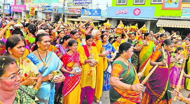 అమరేశ్వరుని సేవలో ఢిల్లీ హైకోర్టు ప్రధాన న్యాయమూర్తి 