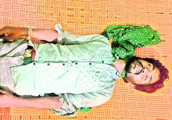 ఉరివేసుకుని వ్యక్తి ఆత్మహత్య  