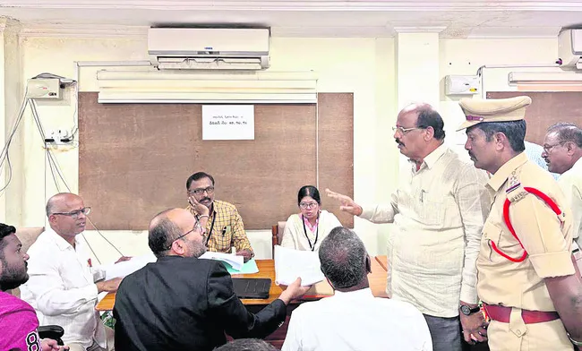 ముగిసిన నామినేషన్ల పరిశీలన 