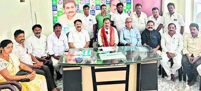 ‘కొవ్వు’ మాటలపై ఇప్పుడే మంటారు?