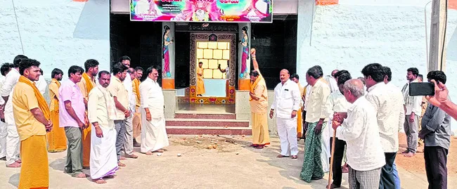 ప్రసాదం ప్రాశస్త్యం దెబ్బతీయడం ఘోర అపచారం