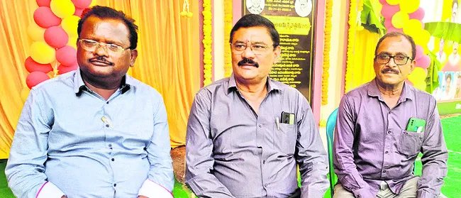 జిల్లాలో రూ 150 కోట్లతో రోడ్ల విస్తరణ పనులు 