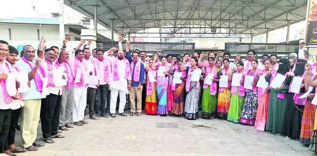 పేట పురపాలికపై గులాబీజెండా ఎగరాలి