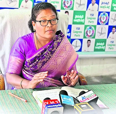 ముఖ్యమంత్రి ఆరోపణలు సిగ్గుచేటు: మాజీ ఎమ్మెల్యే భాగ్యలక్