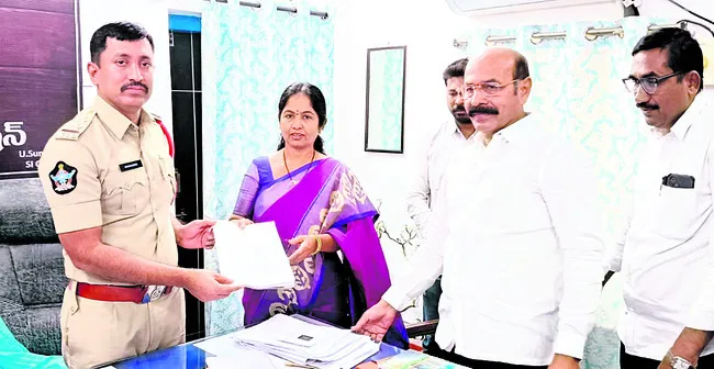 గ్రీన్‌కో యాజమాన్యంపై చర్యలు తీసుకోవాలి 