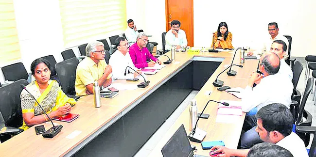 ● కలెక్టర్‌, జిల్లా ఎన్నికల అధికారి గరీమా అగ్రవాల్‌