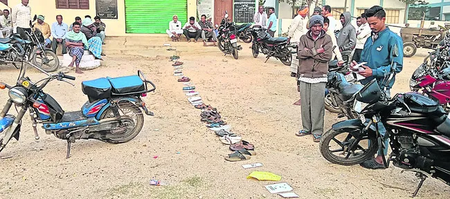 యూరియా కోసం పడిగాపులు