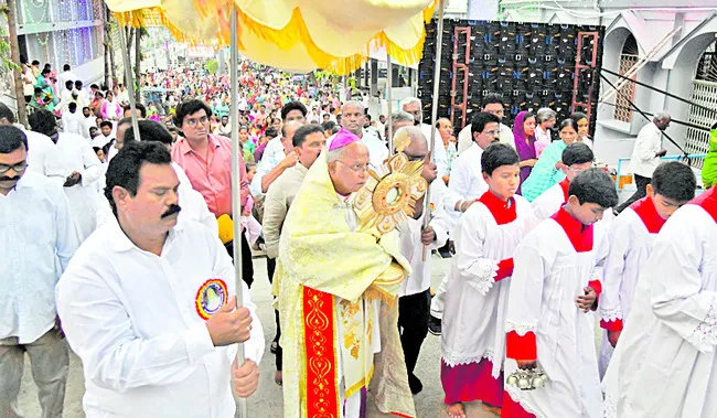 నవదిన ప్రార్థనలు ప్రారంభం 