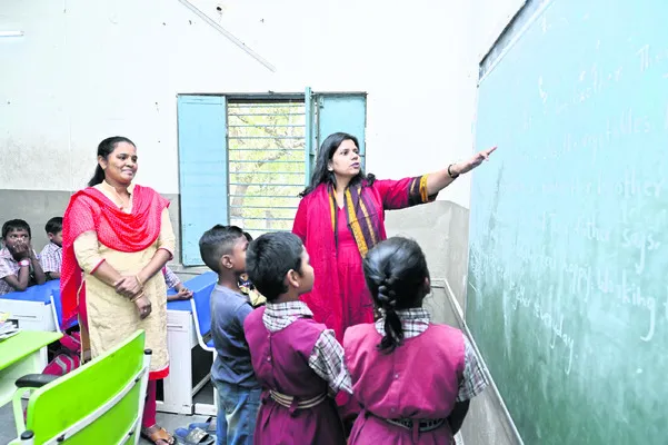 చదువుతోనే ఉన్నత స్థానం..