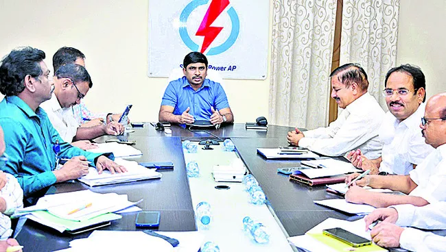 ప్రభుత్వ విద్యుత్‌ సర్వీసులకు ప్రీ పెయిడ్‌ మీటర్లు 