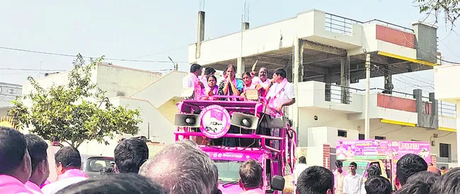 ప్రజల చూపు బీఆర్‌ఎస్‌ వైపు 