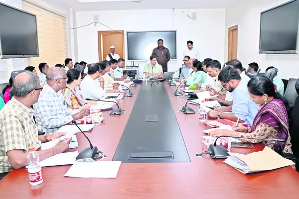 బాధ్యతాయుతంగా పనిచేయాలి 