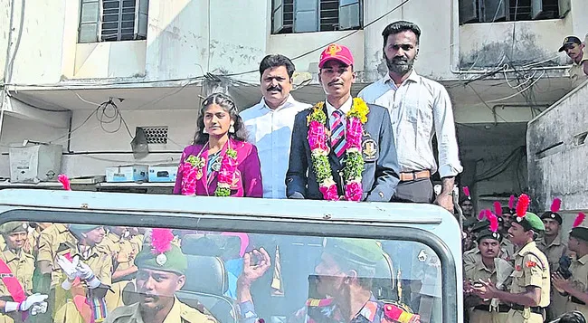 శ్రీచైతన్య విద్యార్థులకు ఘన స్వాగతం