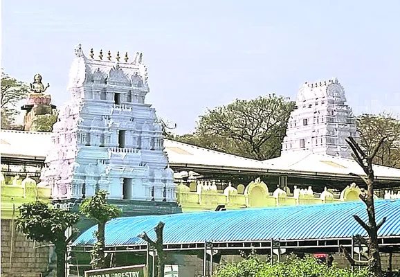 బాసర ఆలయానికి రూ.1.55కోట్ల ఆదాయం