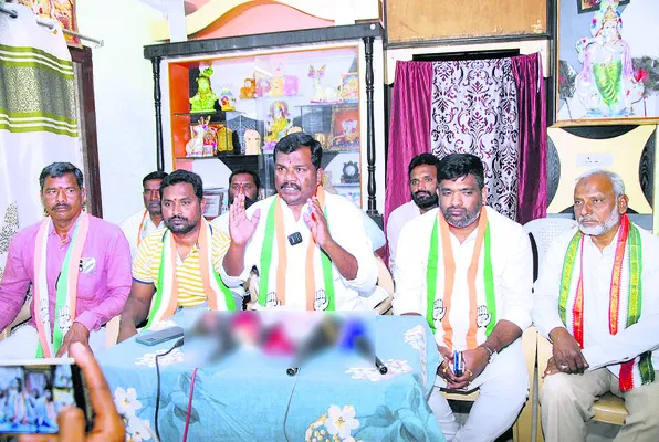 నేడు, రేపు సెలవు