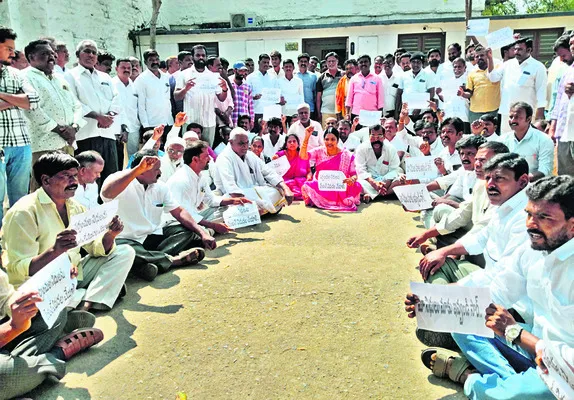 పచ్చపాతం తగదు 