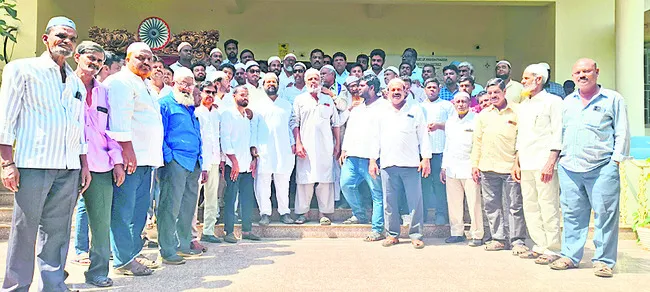 వక్ఫ్‌భూముల జోలికొస్తే ఊరుకోం 