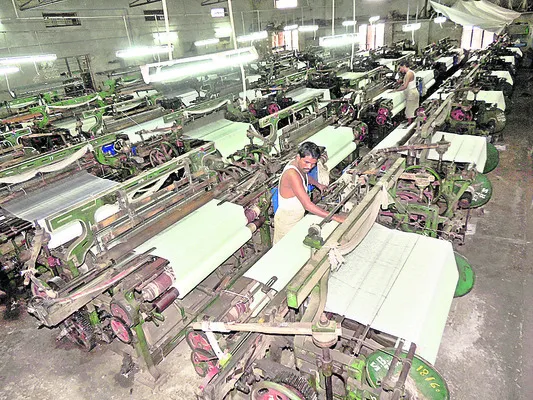 కార్మికులే కీలకం!