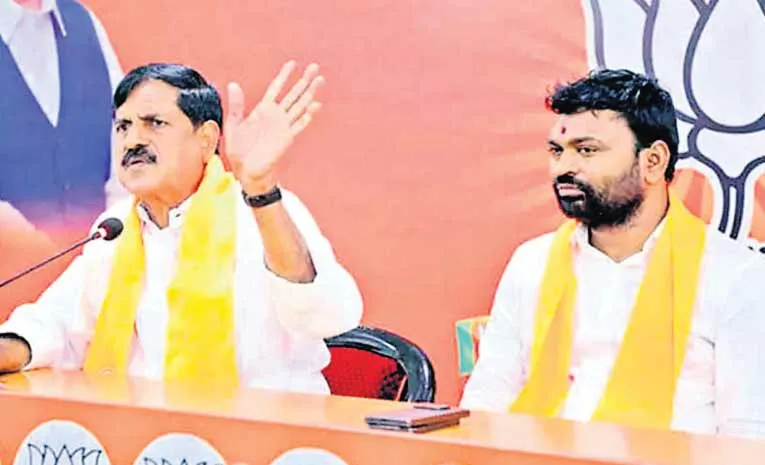 ‘నా బంగారు పుట్టలో వేలు పెడితే నేను కుట్టనా’