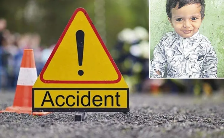 Tractor Hits School Bus In Warangal