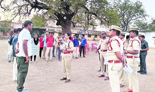 మున్సి‘పోల్స్‌’కు భారీ బందోబస్తు