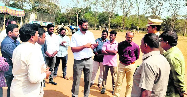 ప్రలోభాలకు గురి కావొద్దు