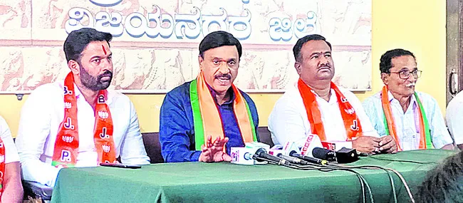 ద్వేషపూరిత రాజకీయాలు తగదు