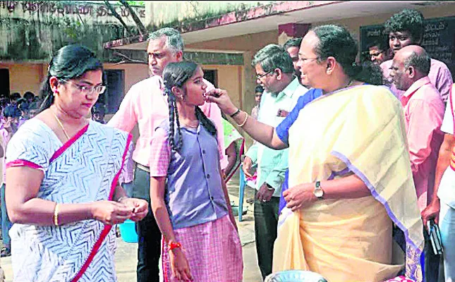 నులిపురుగు నివారణ మాత్రల పంపిణీ 