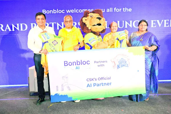 ఢిల్లీకి వెళ్లాల్సిన విమానంలో సాంకేతిక లోపం 
