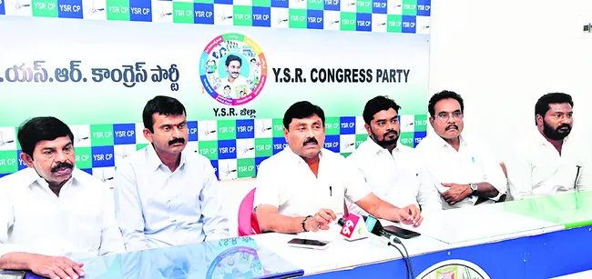 ఆల్మట్టి ఎత్తుపై నోరు మెదపని బాబు