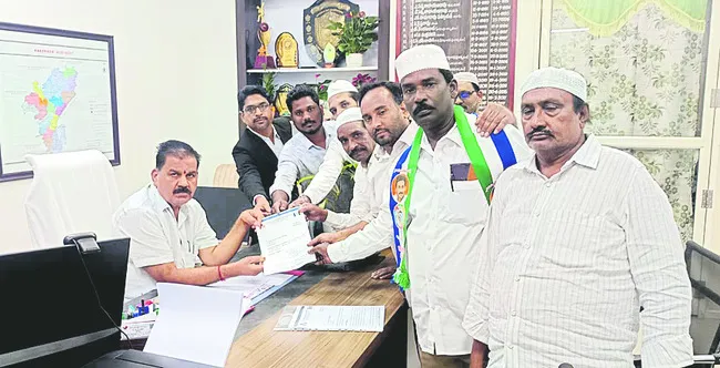 వక్ఫ్‌ బోర్డు ఆస్తులను ప్రైవేటుకు అప్పగించవద్దు