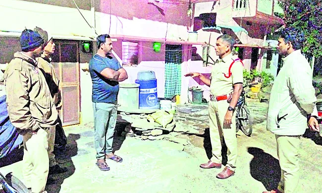 పోలీసుల విస్తృత తనిఖీలు