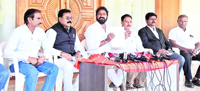 ‘బీఆర్‌ఎస్‌ అభ్యర్థులను భయపెడుతున్నారు’ 
