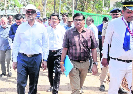 రైల్వే స్టేషన్లు తనిఖీ చేసిన జీఎం 