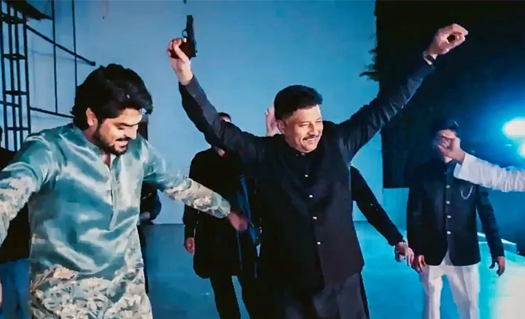 Congress leader dances with gun to Dhurandhar song