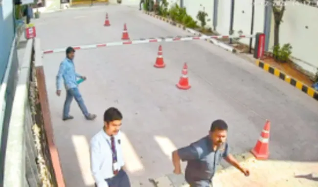 ఉరుకులు.. పరుగులు