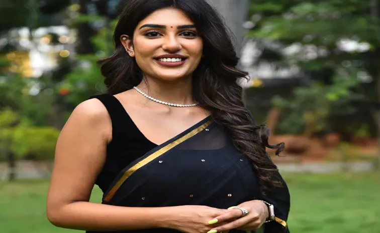 అతను నా నెంబర్‌ కోసం రూ.20 ఖర్చు చేశాడు:  సురేఖ వాణి కూతురు