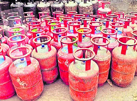 సబ్సిడీ గ్యాస్‌ పక్కదారి