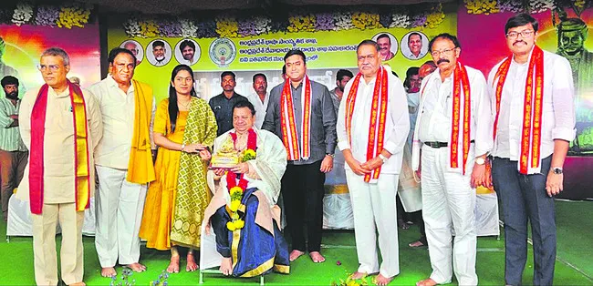 ఘనంగా శ్రీకృష్ణ దేవరాయుల మహోత్సవాలు 